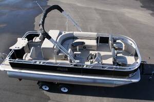 2025 21' Front And Rear Fish