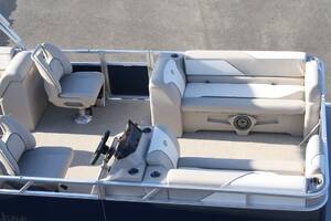 2025 21' Sport Quad Lounge 2