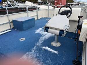 99 Northwoods 19' Pontoon 2