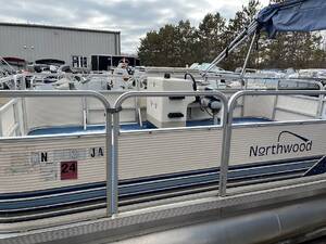 99 Northwoods 19' Pontoon 3